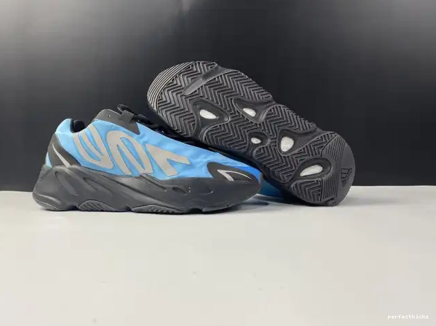 'Bright Boost Cyan' Yeezy 700 GZ3079 MNVN ADIDAS 0502